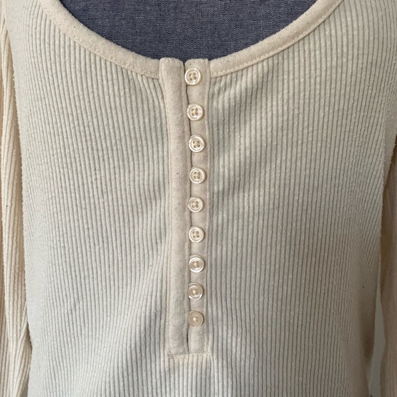 Urban Outfitters Women’s Cream Sweater Size M - Picture 9 of 15